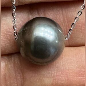13.6mm TAHITIAN Pearl Floating on 925 Silver Chain - Classic & Elegant!